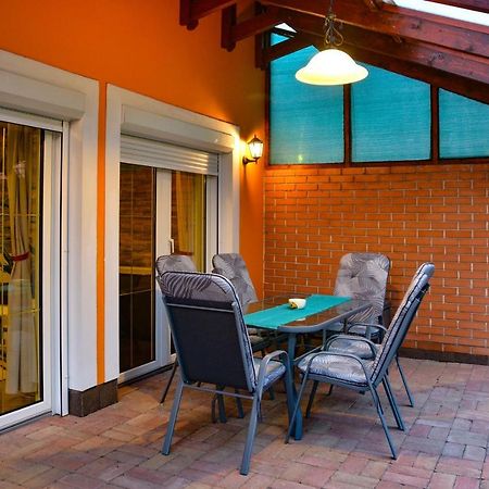 Afrodite Apartmanhaz Эгер Экстерьер фото