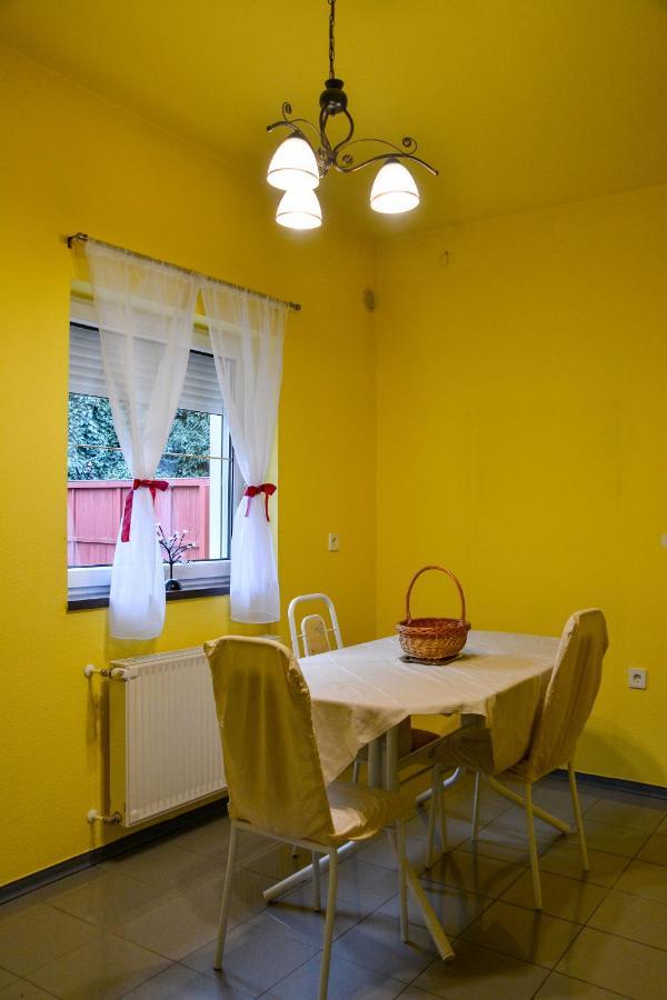 Afrodite Apartmanhaz Эгер Экстерьер фото