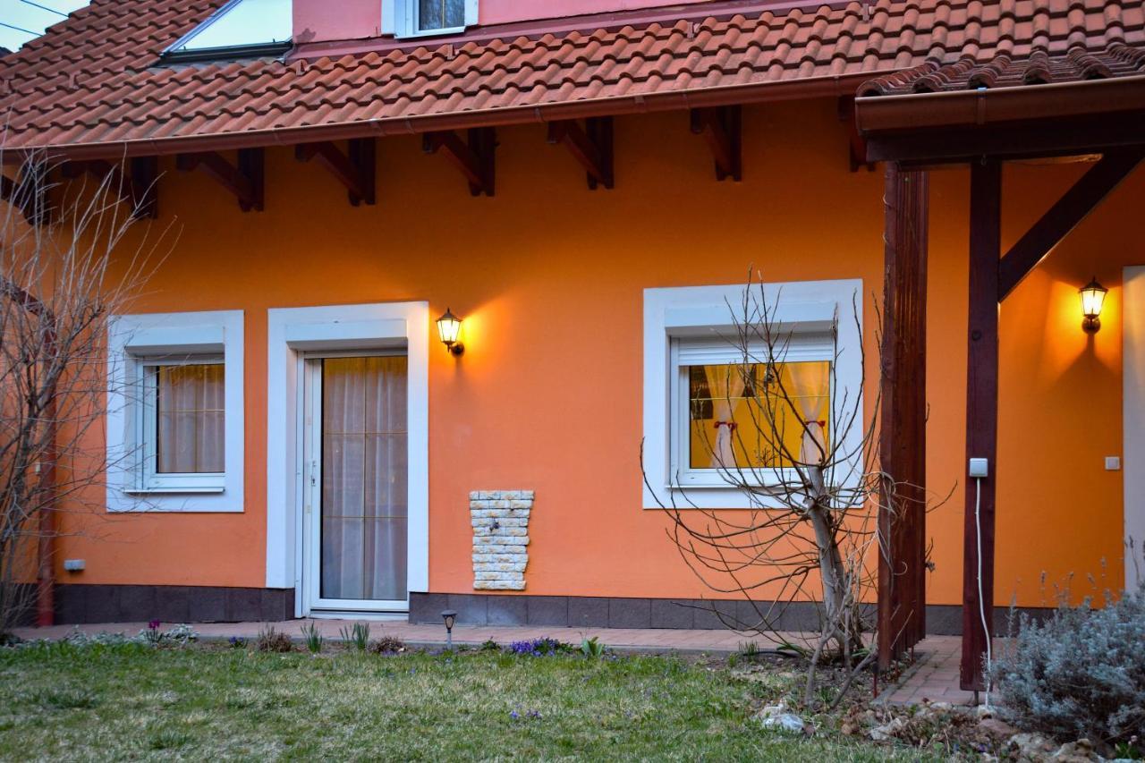 Afrodite Apartmanhaz Эгер Экстерьер фото
